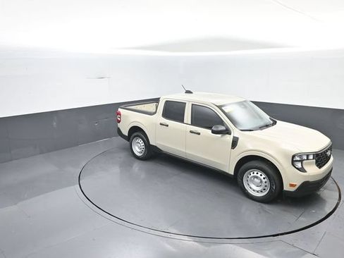 Certified 2025 Ford Maverick XL FWD image 24