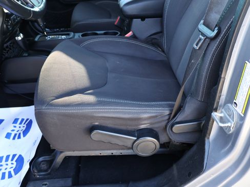 Used 2013 Jeep Wrangler Unlimited Sahara w/ Dual Top Group image 43