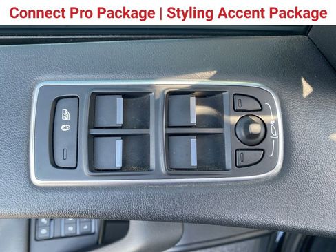 Used 2019 Jaguar F-PACE S image 13