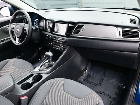 Used 2017 Kia Niro LX image 14