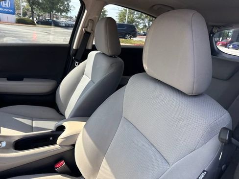 Used 2022 Honda HR-V LX image 12