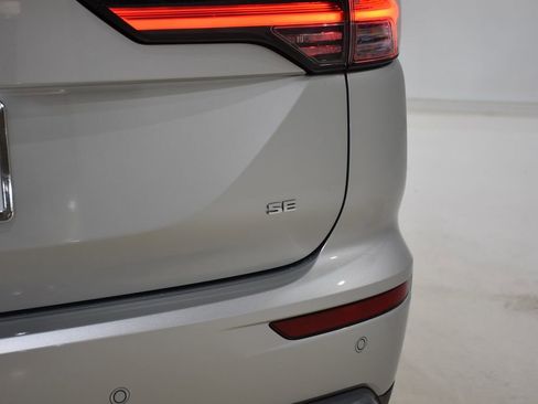 New 2025 Mitsubishi Outlander SE image 28