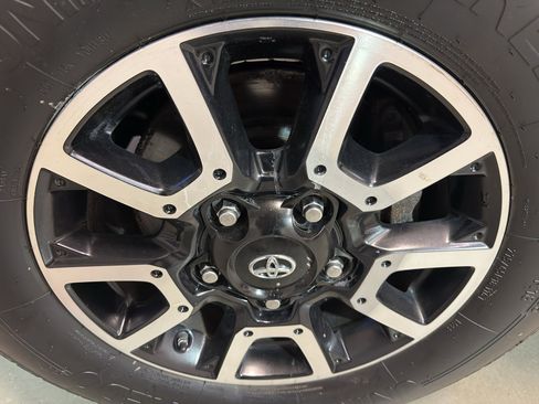 Used 2016 Toyota Tundra SR AWD/4WD image 32