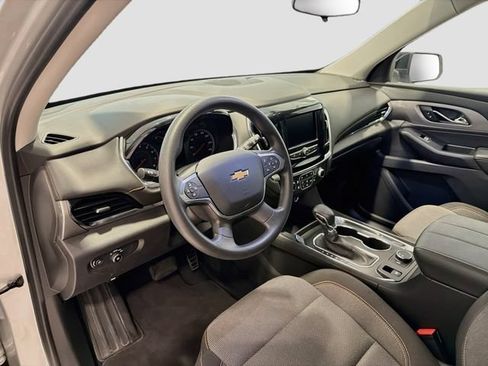 Used 2021 Chevrolet Traverse LS FWD image 9
