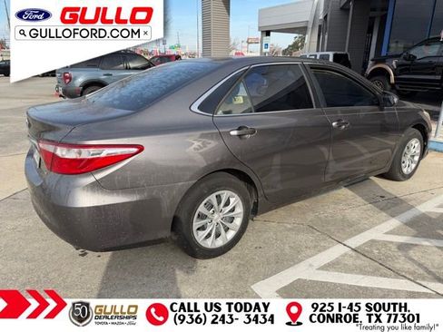 Used 2016 Toyota Camry LE image 2