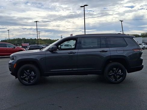 New 2025 Jeep Grand Cherokee L Limited w/ Black Appearance Package AWD/4WD image 7