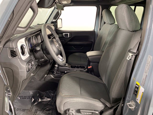 Used 2026 Jeep Wrangler Unlimited Sahara AWD/4WD image 17
