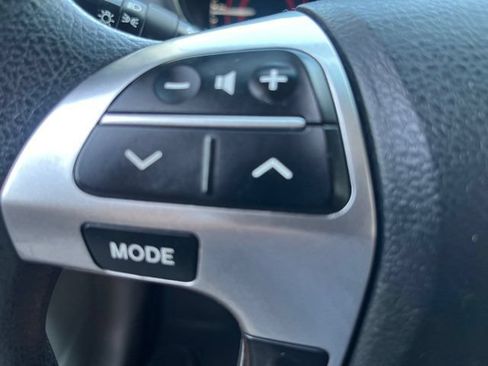 Used 2012 Toyota Highlander FWD w/ Tech Pkg image 15