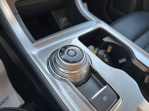 Certified 2024 Ford Edge SEL image 17