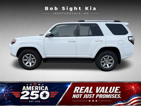Used 2016 Toyota 4Runner 4WD image 6