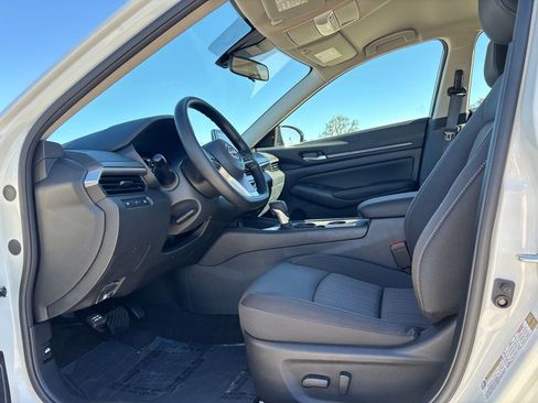 New 2025 Nissan Altima 2.5 SV image 12