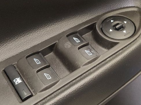 Used 2018 Ford Escape SE w/ Ford Safe & Smart Package FWD image 27