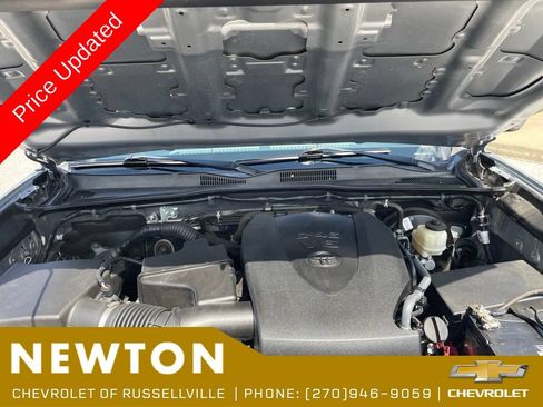 Used 2018 Toyota Tacoma TRD Off-Road w/ Technology Package RWD image 45