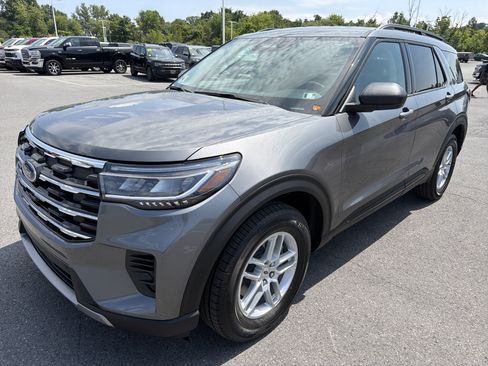 New 2026 Ford Explorer Active AWD/4WD image 8