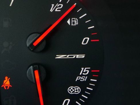 Used 2016 Chevrolet Corvette Z06 w/ 3LZ Preferred Equipment Group image 18