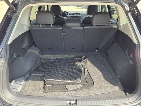 Used 2022 Volkswagen Tiguan SE AWD/4WD image 15