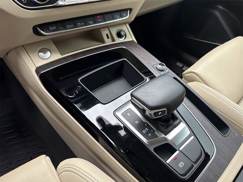 Used 2021 Audi Q5 Prestige w/ Prestige Package image 29