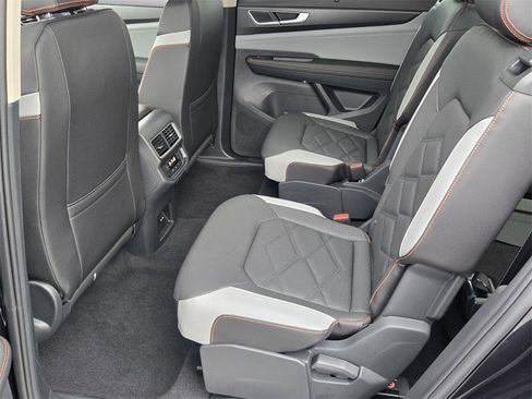 New 2026 Volkswagen Atlas Peak Edition image 7