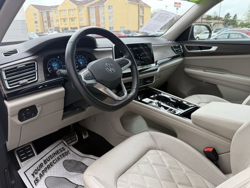 Used 2024 Volkswagen Atlas SEL Premium R-Line AWD/4WD image 13