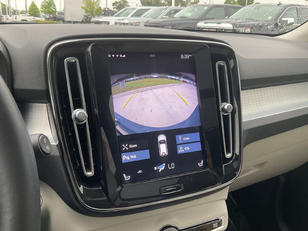 Used 2020 Volvo XC40 T4 Momentum FWD image 31
