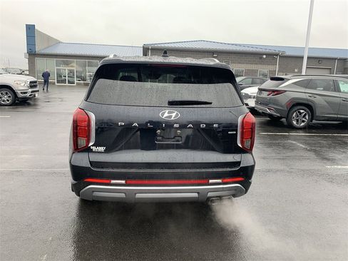 Used 2024 Hyundai Palisade Limited image 7