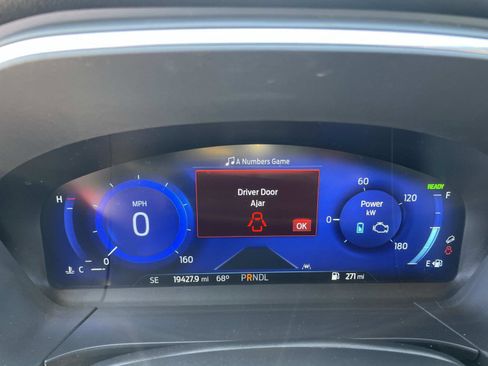 Used 2022 Ford Escape Titanium FWD image 23