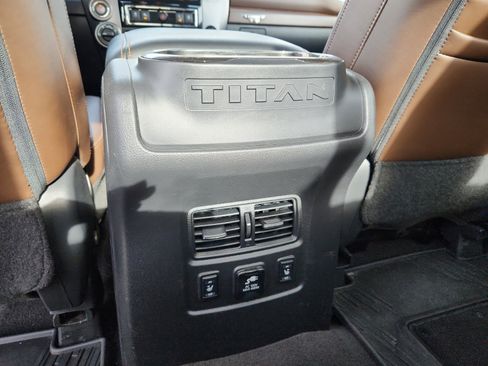 Used 2017 Nissan Titan Platinum Reserve image 32