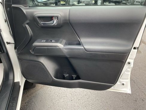 Used 2023 Toyota Tacoma TRD Sport image 40