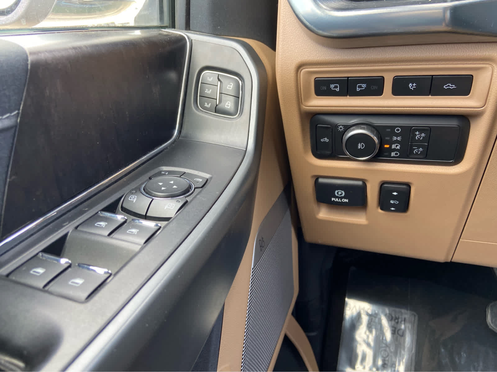 Used 2022 Ford F150 Lariat AWD/4WD image 23