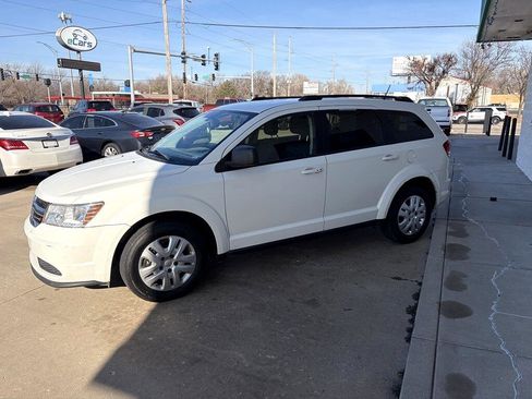 Used 2017 Dodge Journey SE w/ Flexible Seating Group image 4