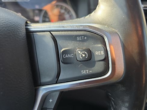 Used 2019 RAM 1500 Laramie AWD/4WD image 26