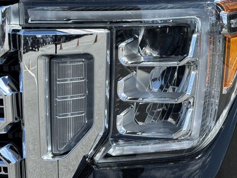 Used 2023 GMC Sierra 2500 Denali image 5