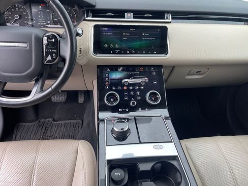 Used 2018 Land Rover Range Rover Velar S image 12