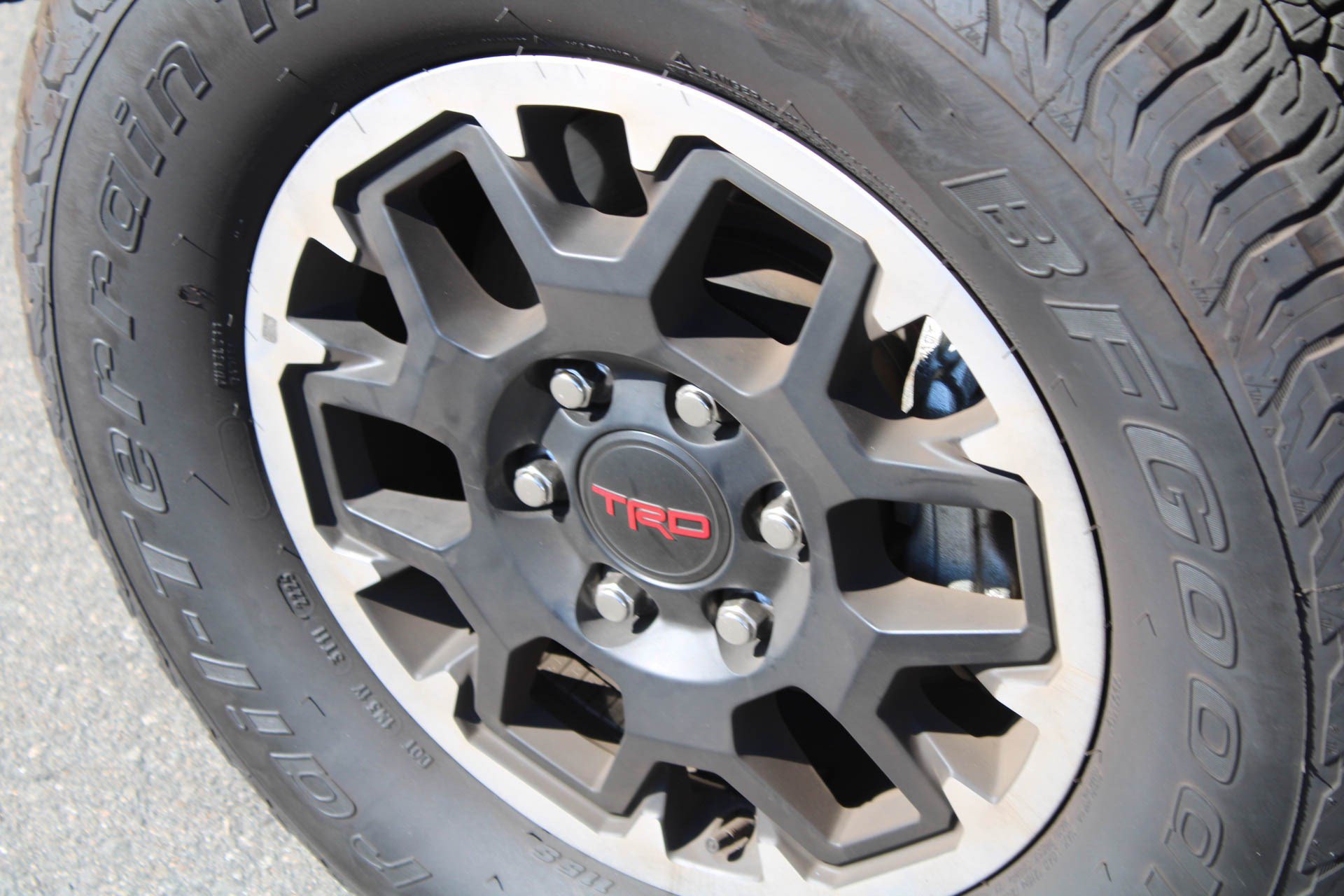 Used 2025 Toyota Tacoma TRD Off-Road AWD/4WD image 12