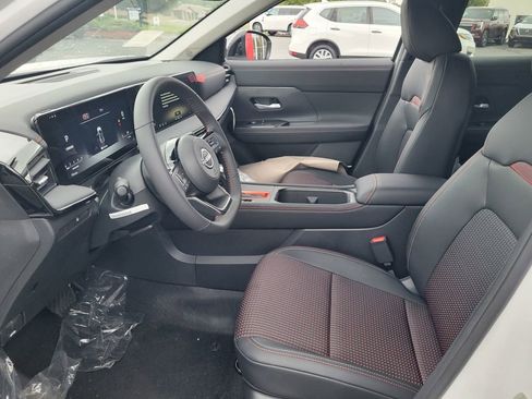 New 2026 Nissan Kicks SR w/ Cold Weather Package image 13