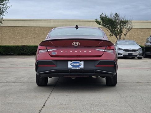 Certified 2025 Hyundai Elantra Sport FWD image 7