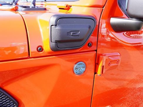 Certified 2025 Jeep Wrangler Unlimited Sahara w/ Safety Group image 15