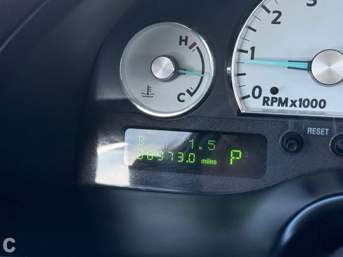 Used 2003 Ford Thunderbird Deluxe image 23