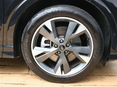 Used 2024 Audi Q4 e-tron Premium Plus w/ Premium Plus image 13