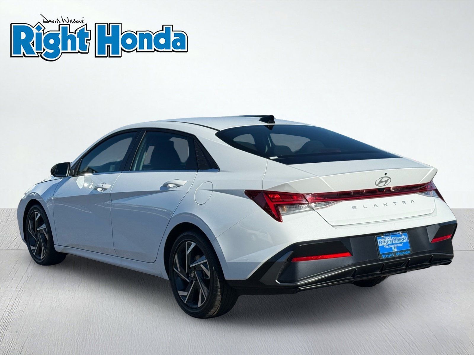 Used 2025 Hyundai Elantra SEL FWD image 4
