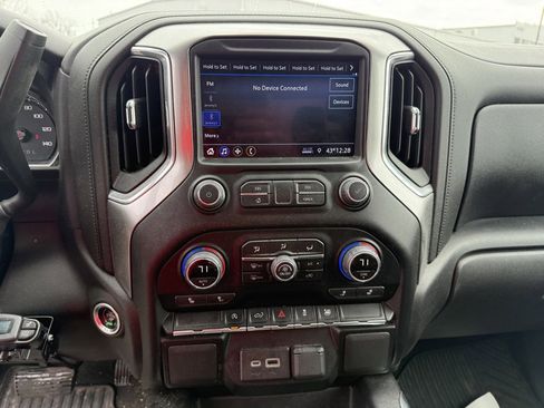 Used 2021 Chevrolet Silverado 1500 RST image 8