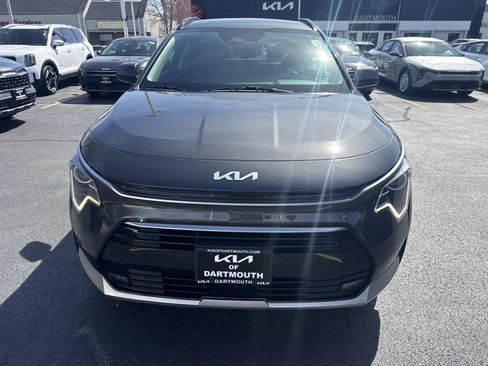 Used 2023 Kia Niro EX Touring FWD image 11