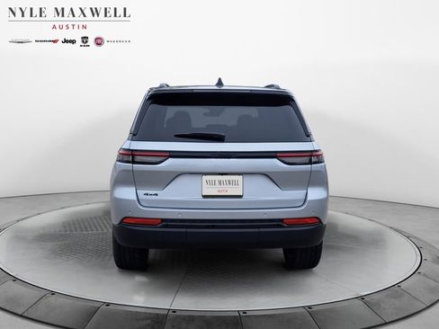 New 2025 Jeep Grand Cherokee Limited image 15