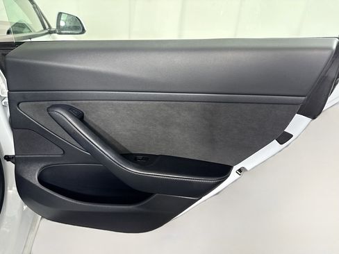 Used 2021 Tesla Model 3 Standard Range Plus image 27