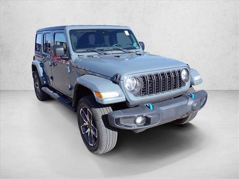 Used 2024 Jeep Wrangler Unlimited AWD/4WD image 9