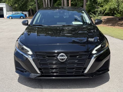 Used 2025 Nissan Altima 2.5 S FWD image 37