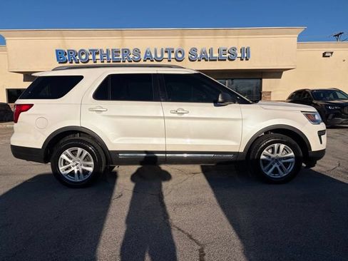 Used 2019 Ford Explorer XLT AWD/4WD image 9