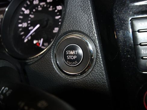 Used 2016 Nissan Rogue SV w/ SV Premium Package image 12