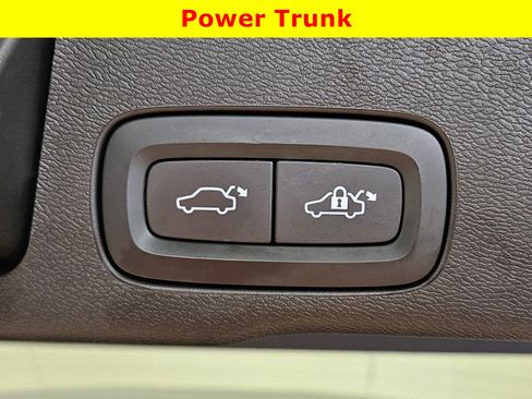 Used 2022 Volvo XC60 T8 Inscription Expression w/ Protection Package image 30