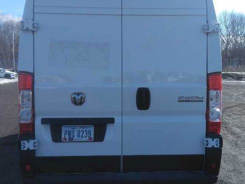 Used 2024 RAM ProMaster 2500 w/ Convenience Group FWD image 9